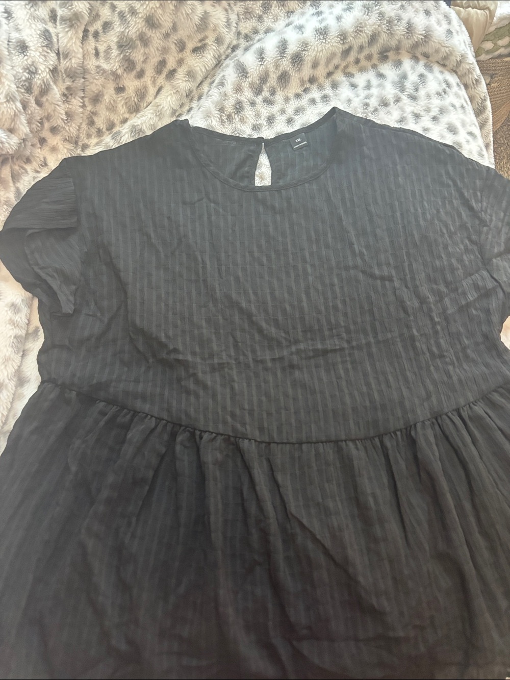 SHEIN Black Short Sleeve Textured Babydoll Blouse